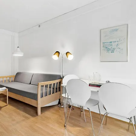 1 Bedroom Cozy In Apartment *