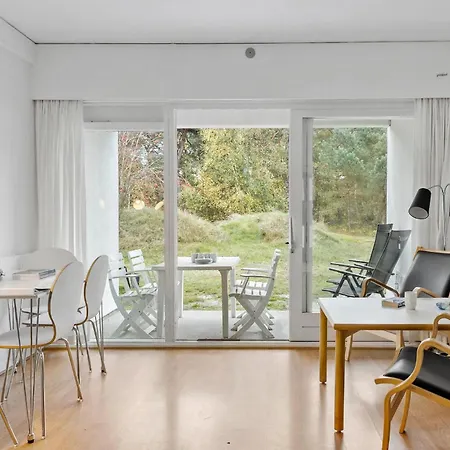 1 Bedroom Cozy In Apartment Neksø